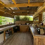 Yourte Jardin Exotique Piscine