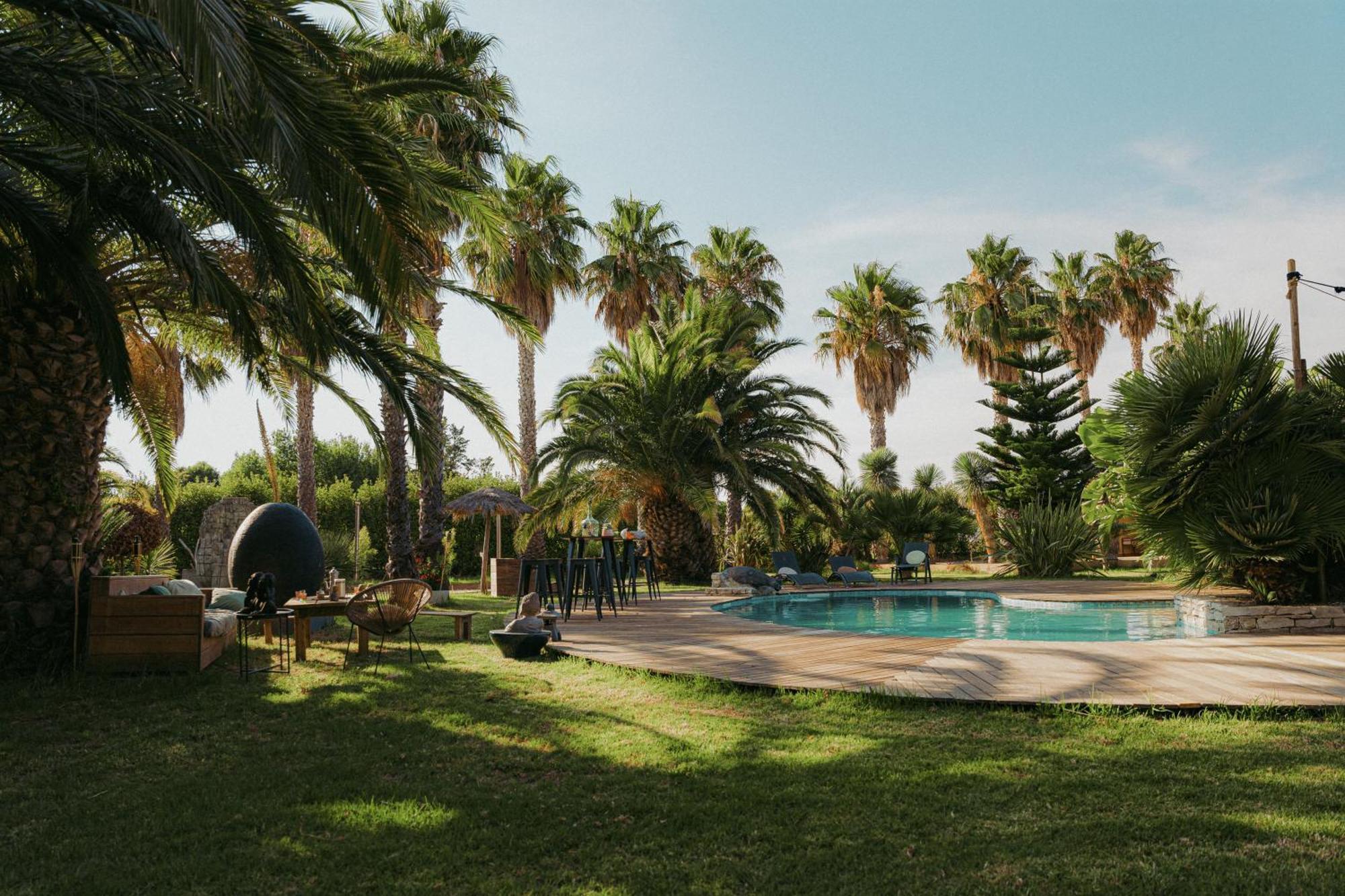 Yourte Jardin Exotique Piscine Hyères