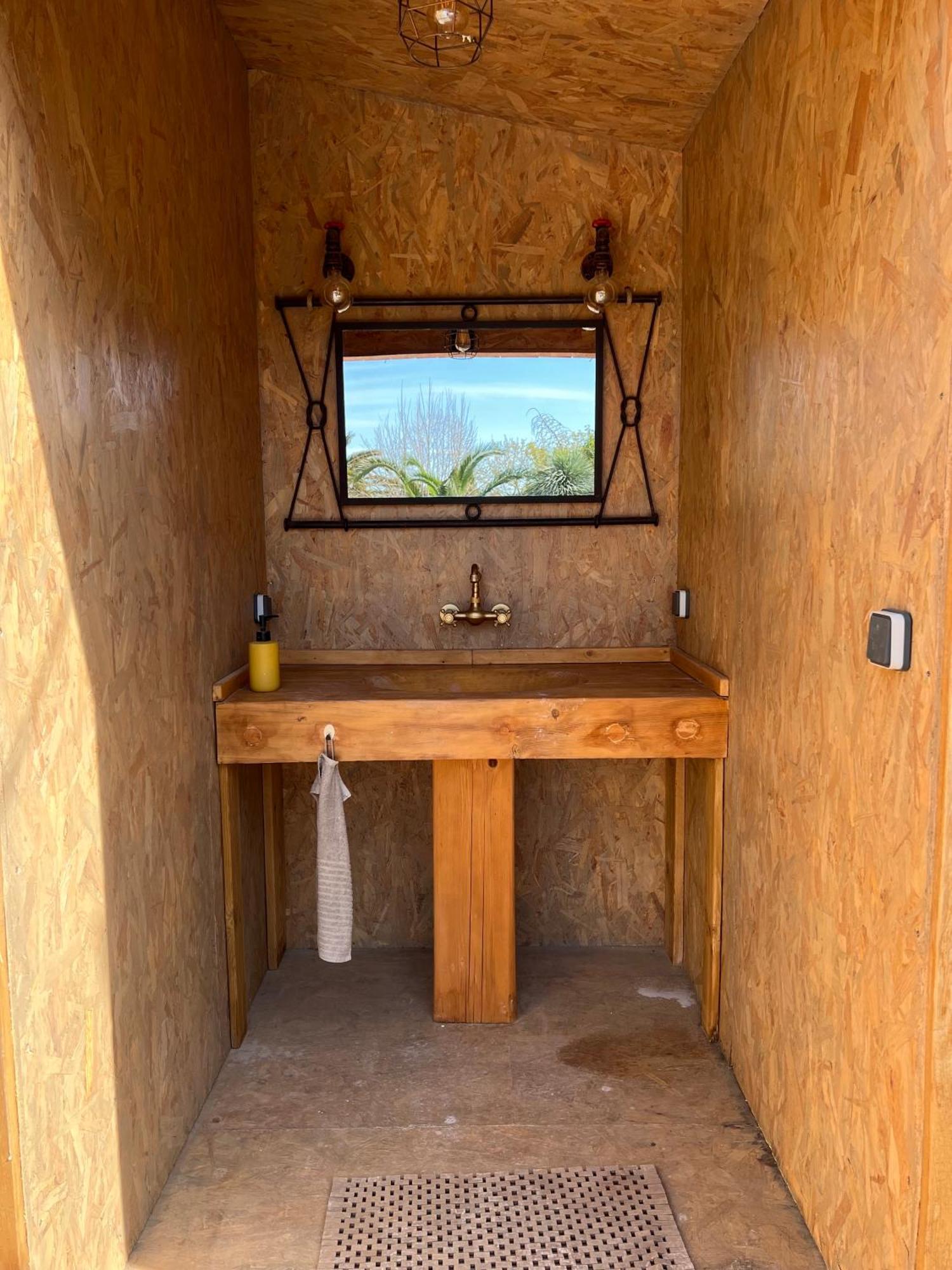 Yourte Jardin Tropicale Piscine - Quatre Murs Et Un Toit Luxuszelt